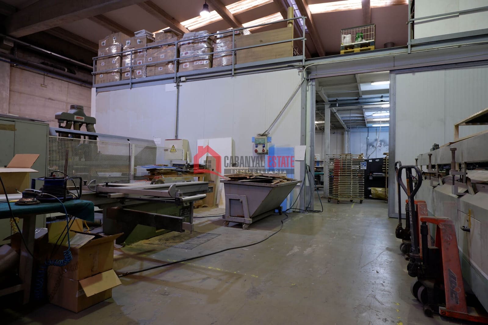 Kaupallinen myytävänä paikassa Naquera mukana 
autotalli - 639 000 € (Ref: 8932870)