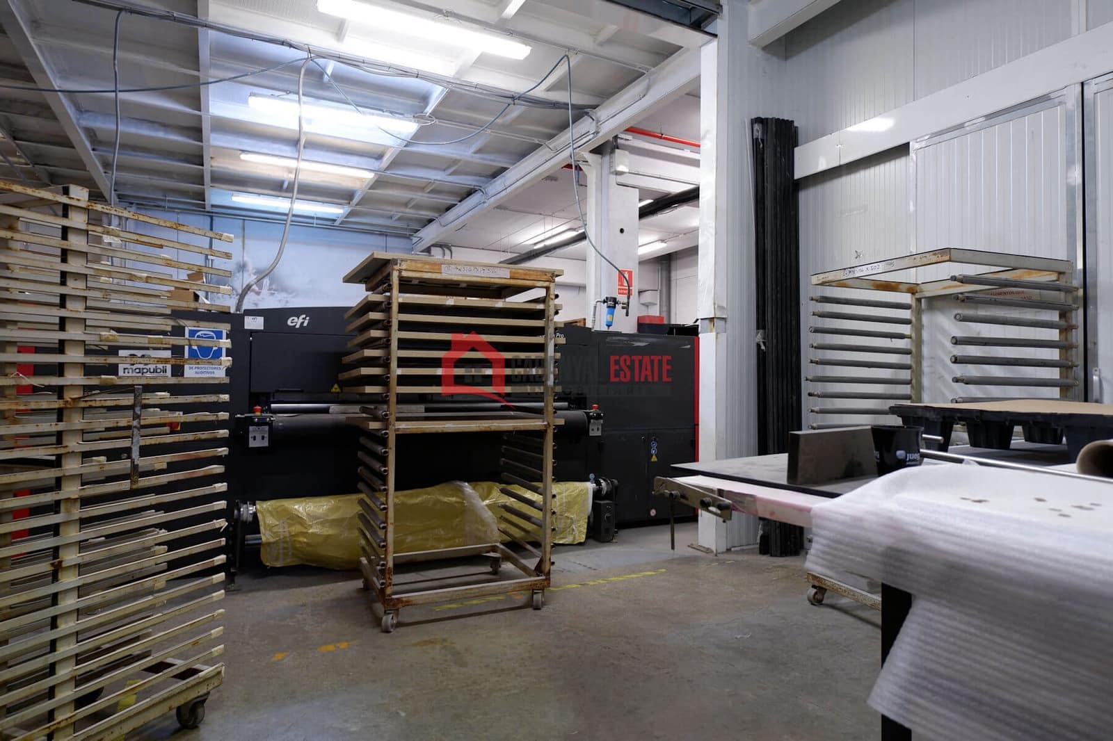 Kaupallinen myytävänä paikassa Naquera mukana 
autotalli - 639 000 € (Ref: 8932870)