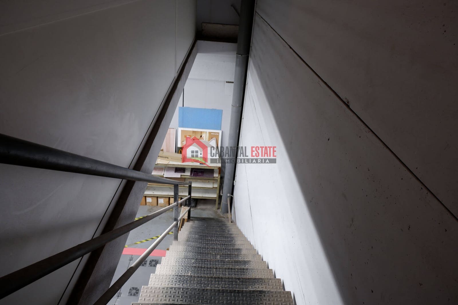 Kaupallinen myytävänä paikassa Naquera mukana 
autotalli - 639 000 € (Ref: 8932870)