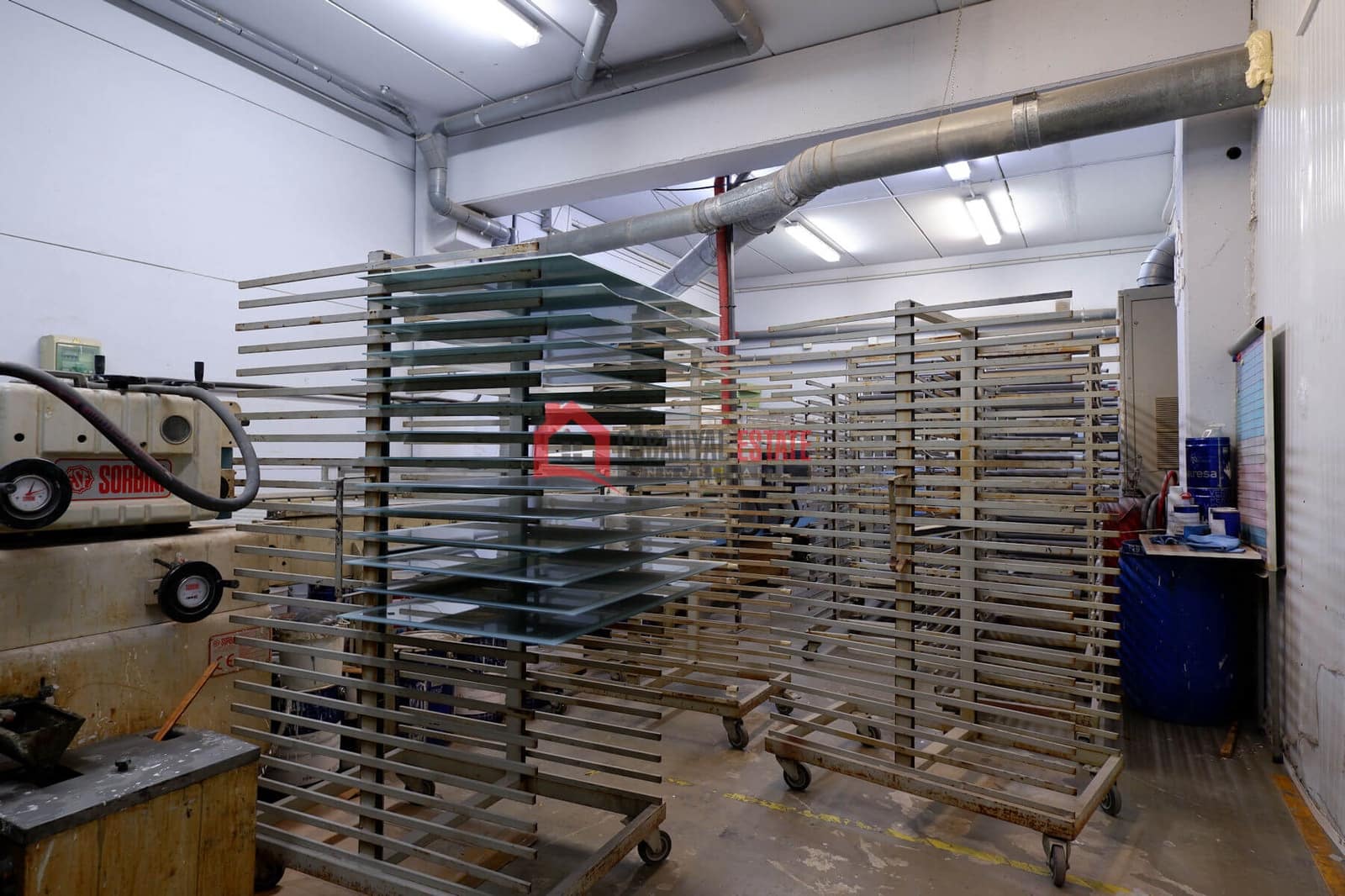 Kaupallinen myytävänä paikassa Naquera mukana 
autotalli - 639 000 € (Ref: 8932870)