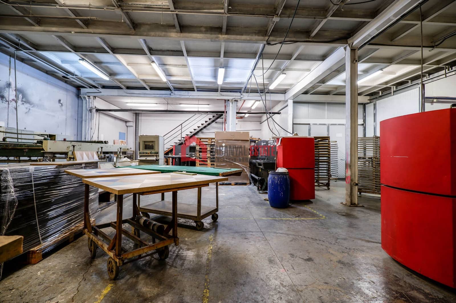 Kaupallinen myytävänä paikassa Naquera mukana 
autotalli - 639 000 € (Ref: 8932870)