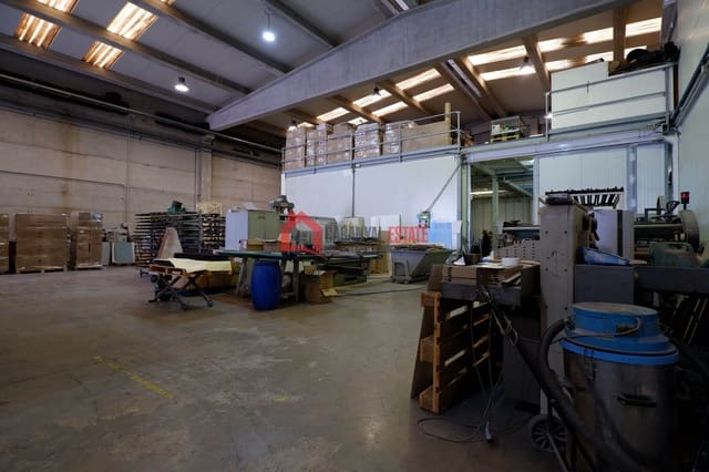 Commercieel te koop in Náquera met garage - € 639.000 (Ref: 8932870)