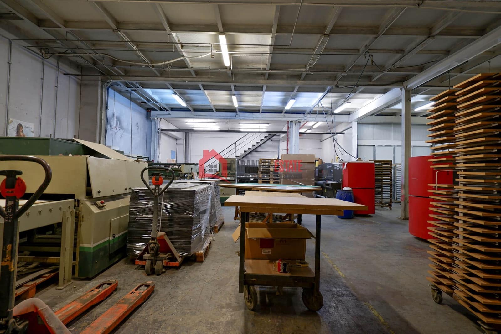 Kaupallinen myytävänä paikassa Naquera mukana 
autotalli - 639 000 € (Ref: 8932870)