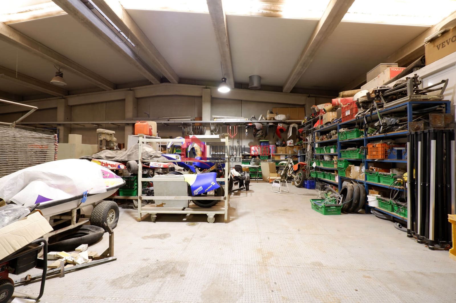 Kaupallinen myytävänä paikassa Naquera mukana 
autotalli - 639 000 € (Ref: 8932870)