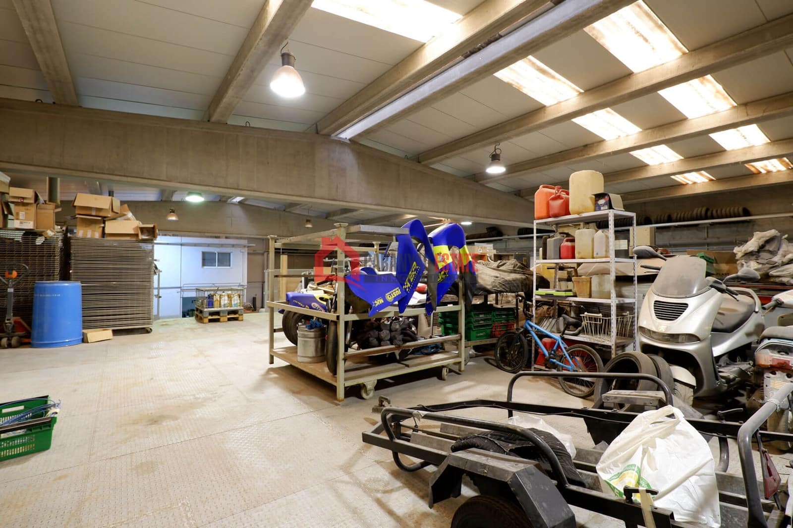 Kaupallinen myytävänä paikassa Naquera mukana 
autotalli - 639 000 € (Ref: 8932870)