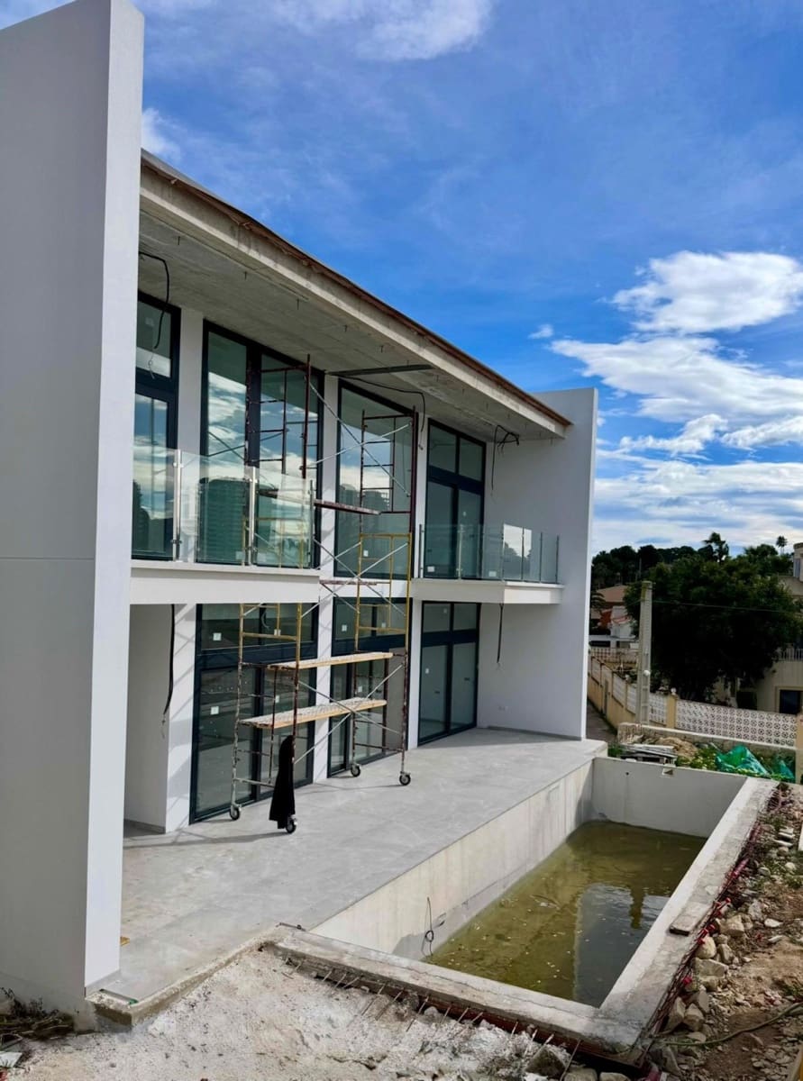 3 Zimmer Villa zu verkaufen in Calpe / Calp mit Pool Garage - 1.150.000 € (Ref: 8964106)