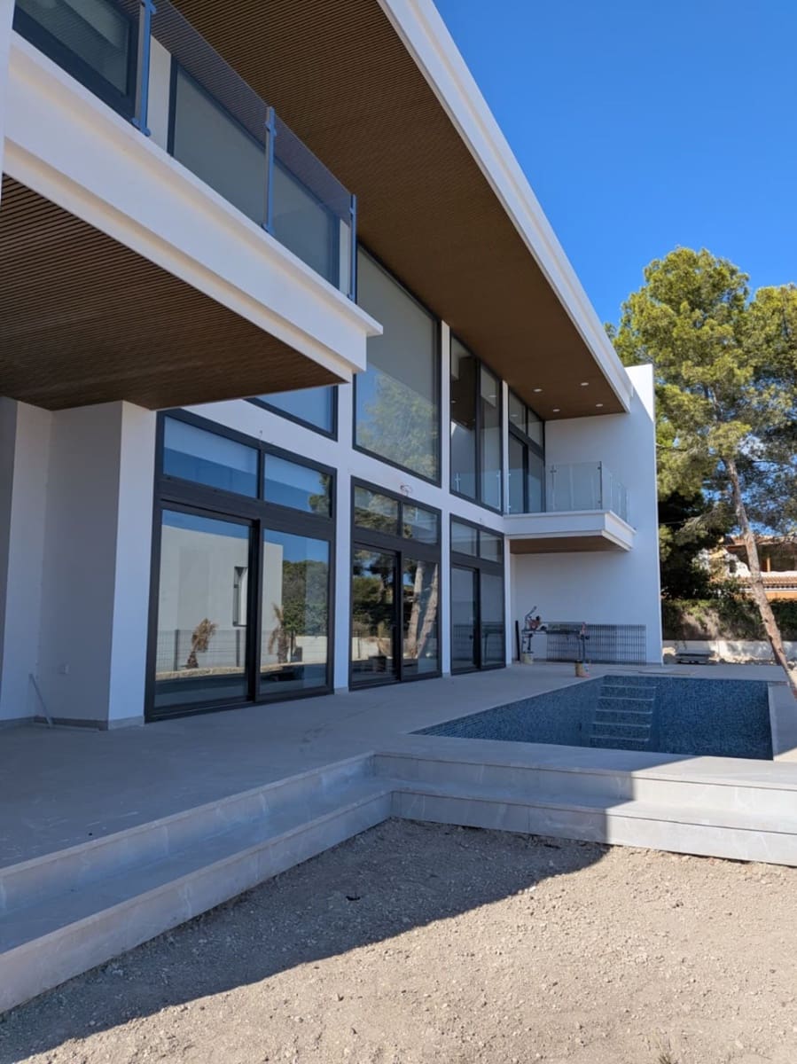 3 Zimmer Villa zu verkaufen in Calpe / Calp mit Pool Garage - 1.320.000 € (Ref: 8964107)