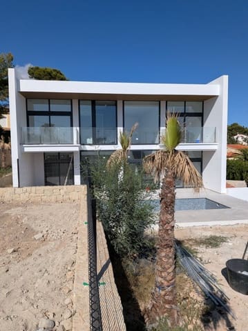 3 makuuhuone Huvila myytävänä paikassa Calpe / Calp mukana uima-altaan 
autotalli - 1 320 000 € (Ref: 8964107)