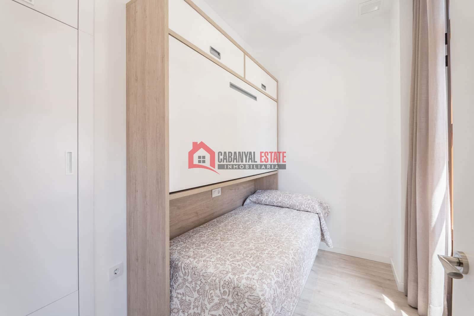 Appartement de 3 chambres à louer à Valence ville - 2 000 € (Ref: 8981887)