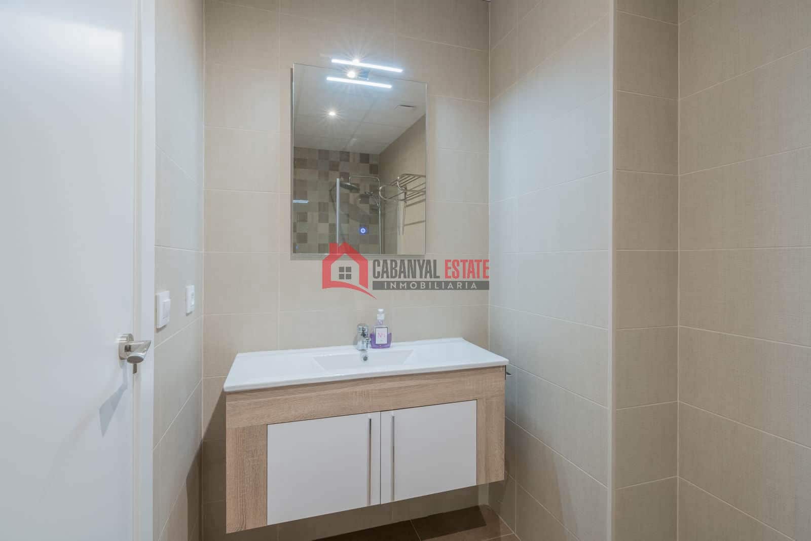 Appartement de 3 chambres à louer à Valence ville - 2 000 € (Ref: 8981887)