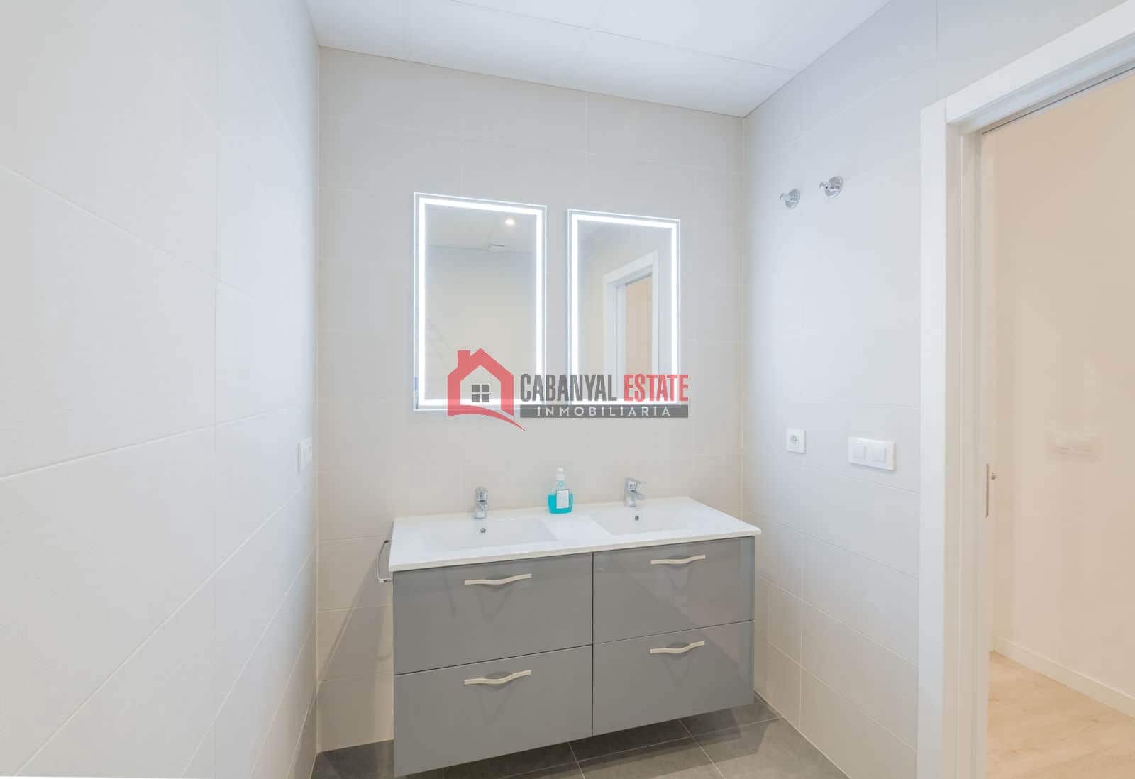 Appartement de 3 chambres à louer à Valence ville - 2 000 € (Ref: 8981887)