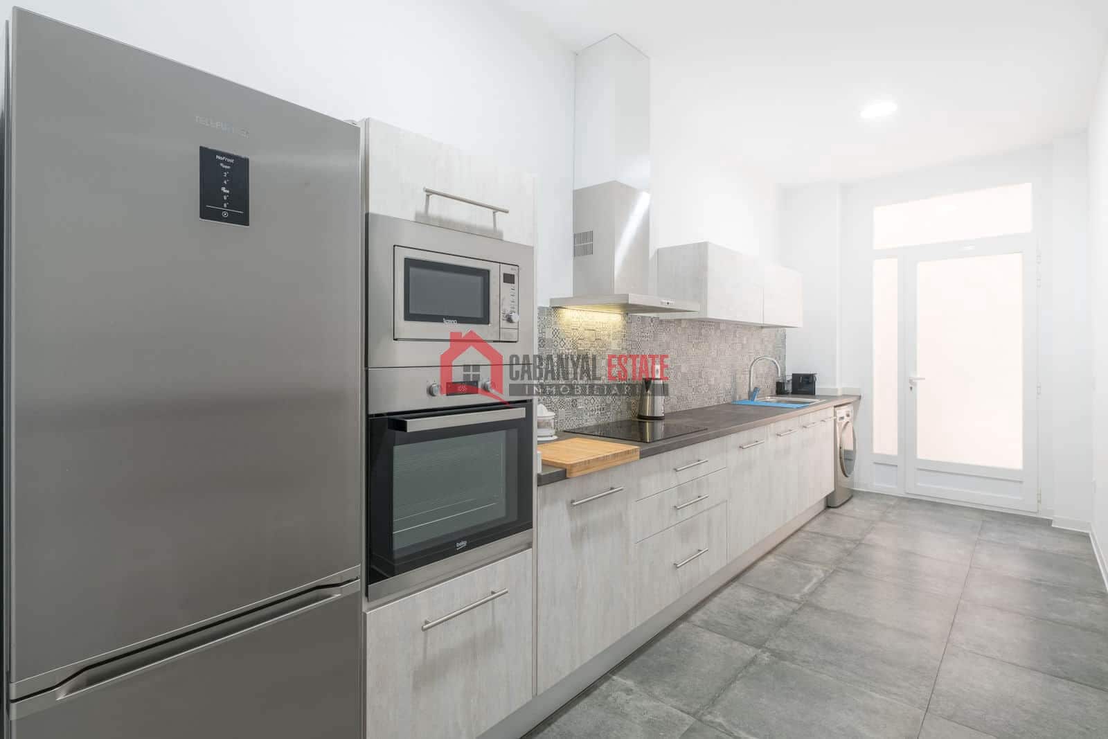 Appartement de 3 chambres à louer à Valence ville - 2 000 € (Ref: 8981887)