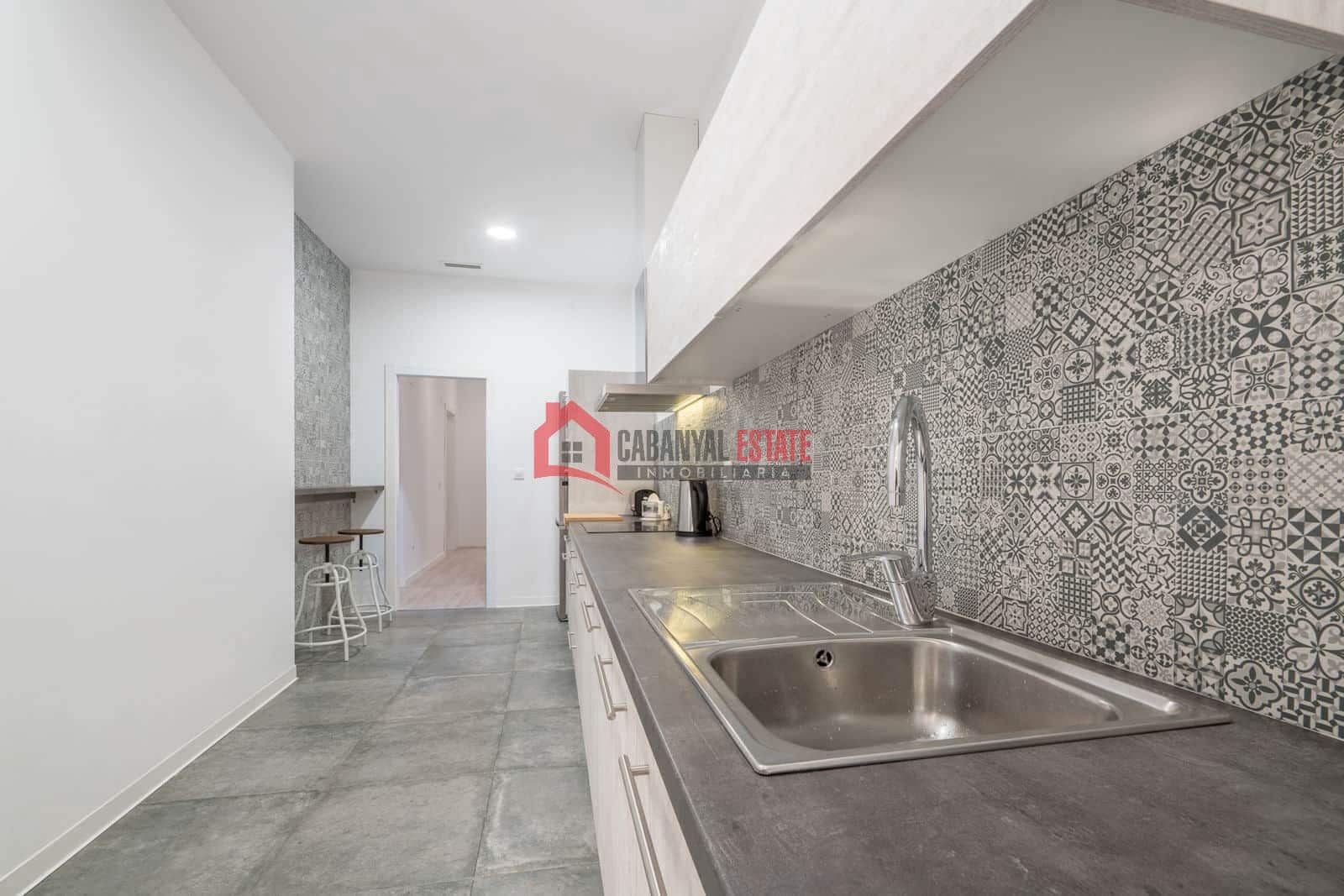 Appartement de 3 chambres à louer à Valence ville - 2 000 € (Ref: 8981887)