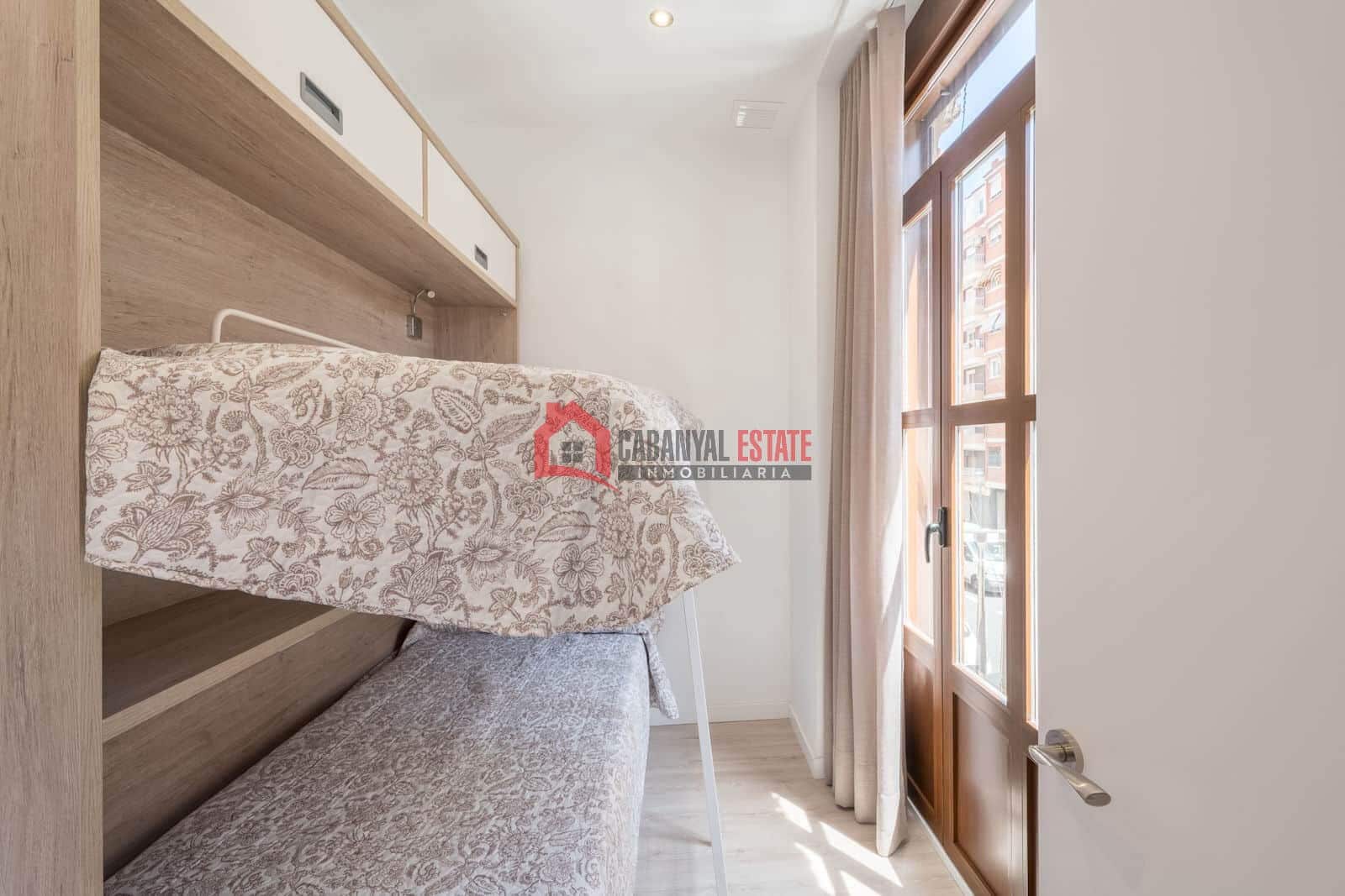 Appartement de 3 chambres à louer à Valence ville - 2 000 € (Ref: 8981887)