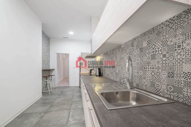 3 bedroom Apartment for rent in Cabanyal-Canyamelar, Valencia city - € 2,000 (Ref: 8981887)