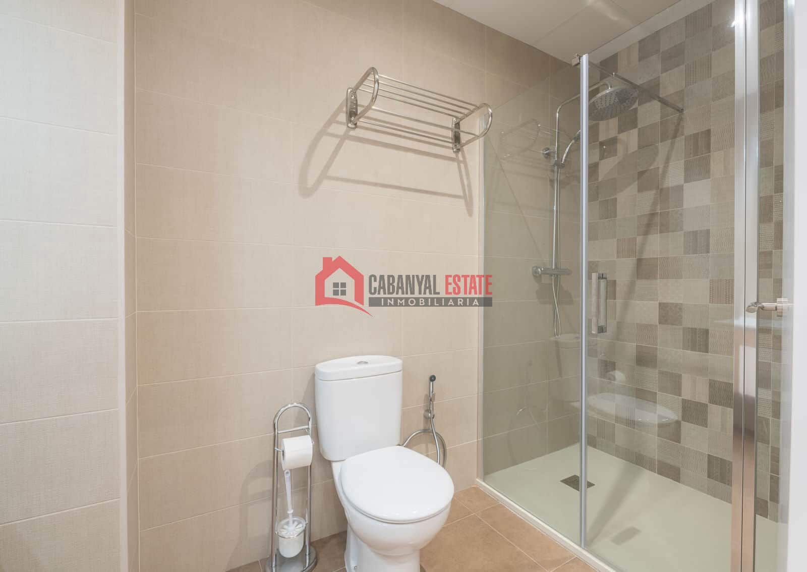 Appartement de 3 chambres à louer à Valence ville - 2 000 € (Ref: 8981887)