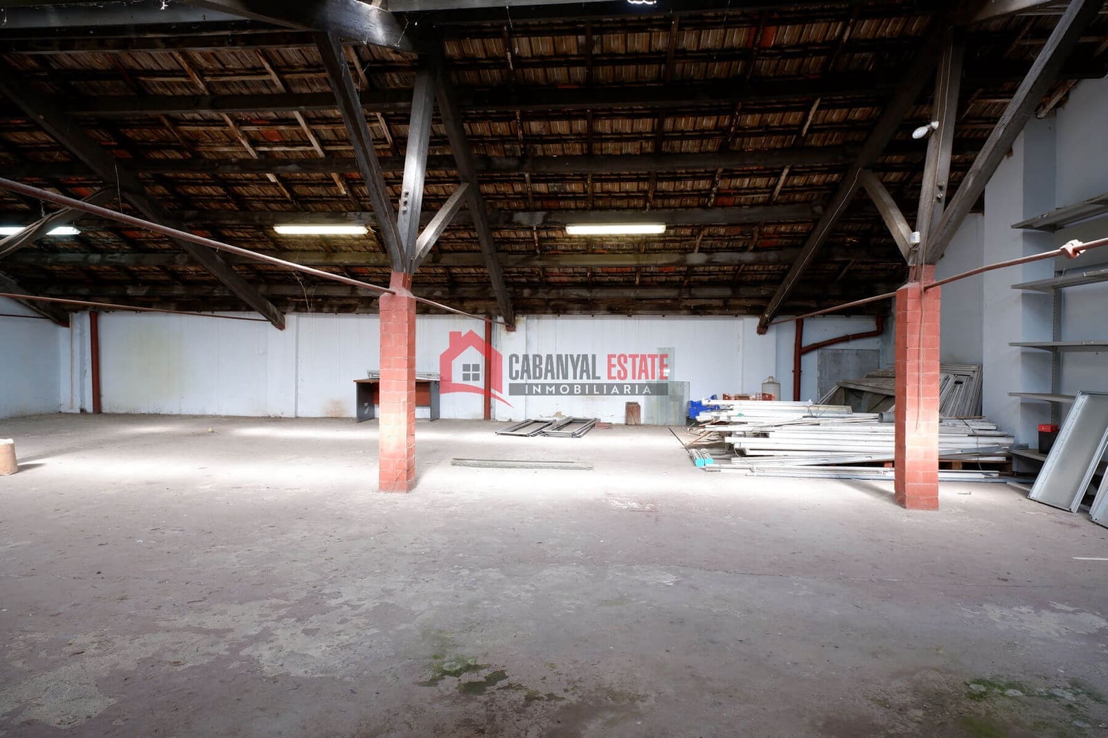 Commercial for rent in Valencia city - € 1,600 (Ref: 9009919)