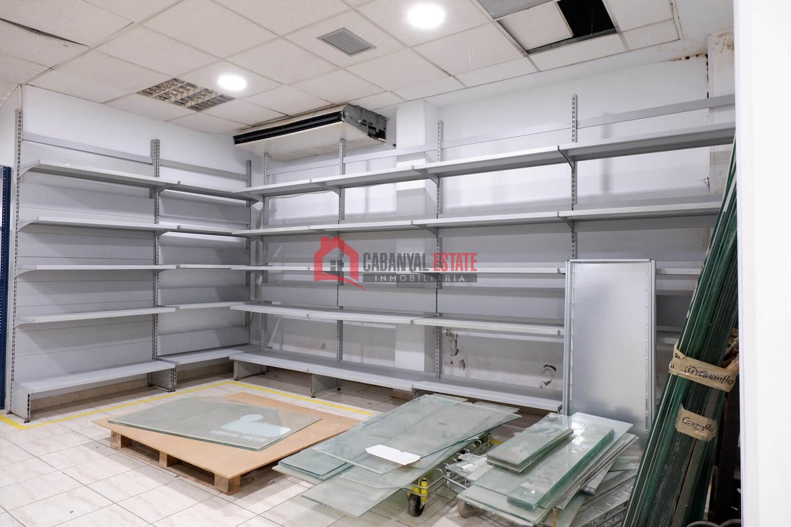 Commercial for rent in Valencia city - € 1,600 (Ref: 9009919)