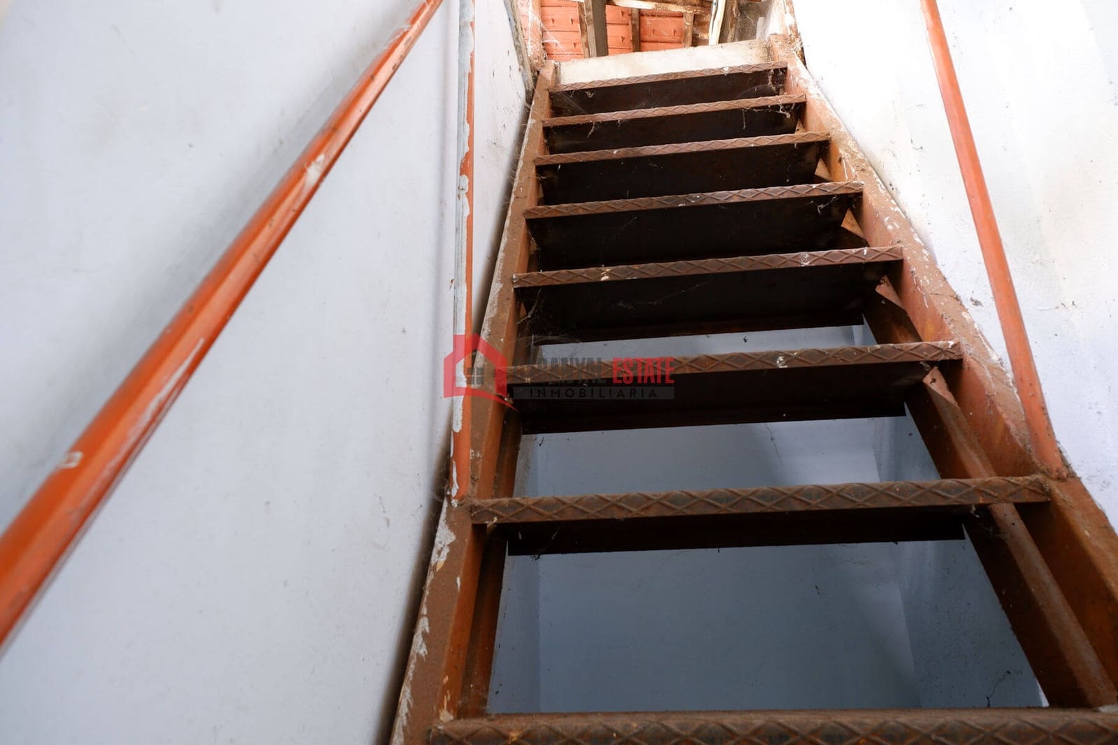 Commercial for rent in Valencia city - € 1,600 (Ref: 9009919)