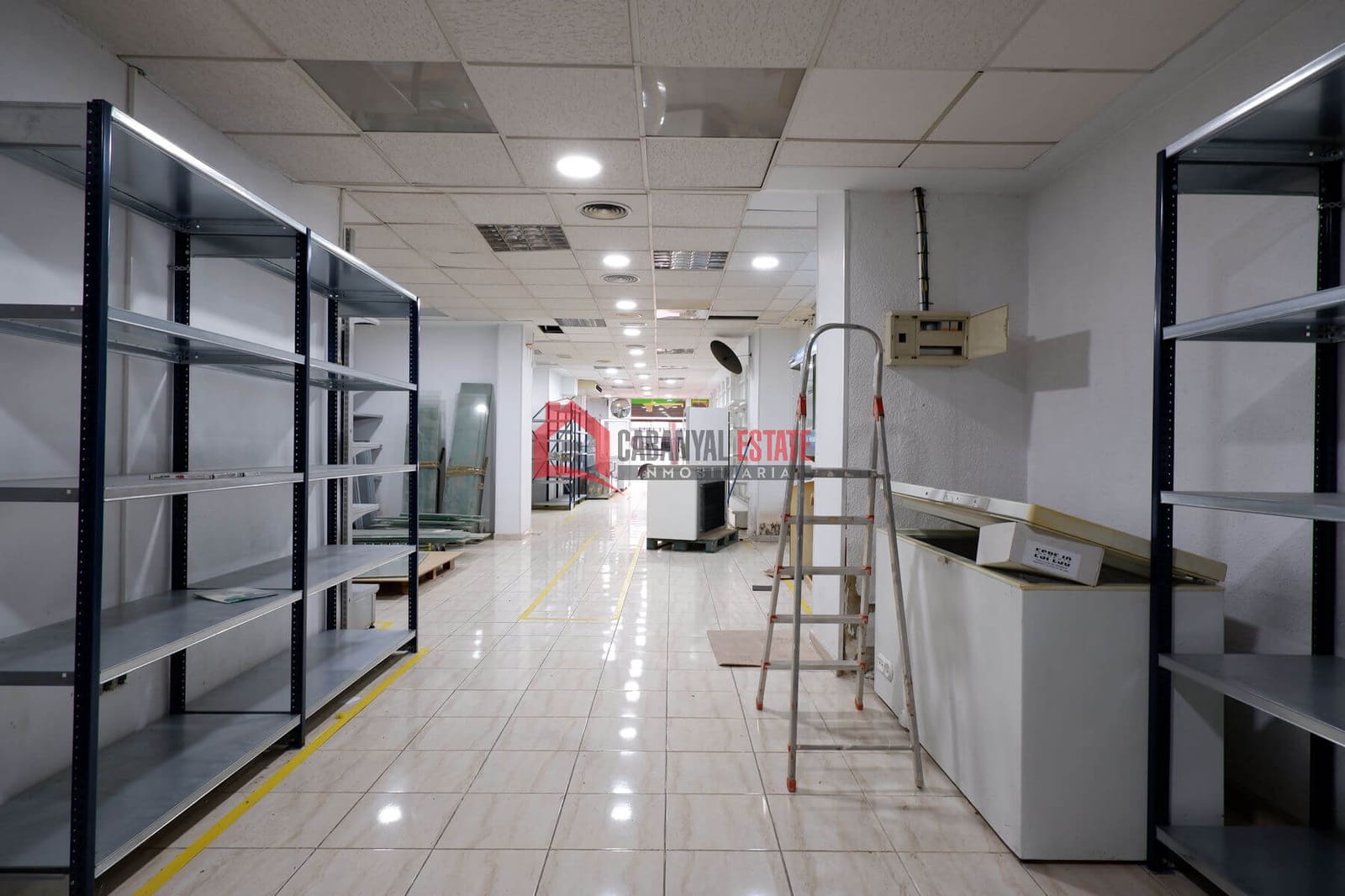 Commercial for rent in Valencia city - € 1,600 (Ref: 9009919)