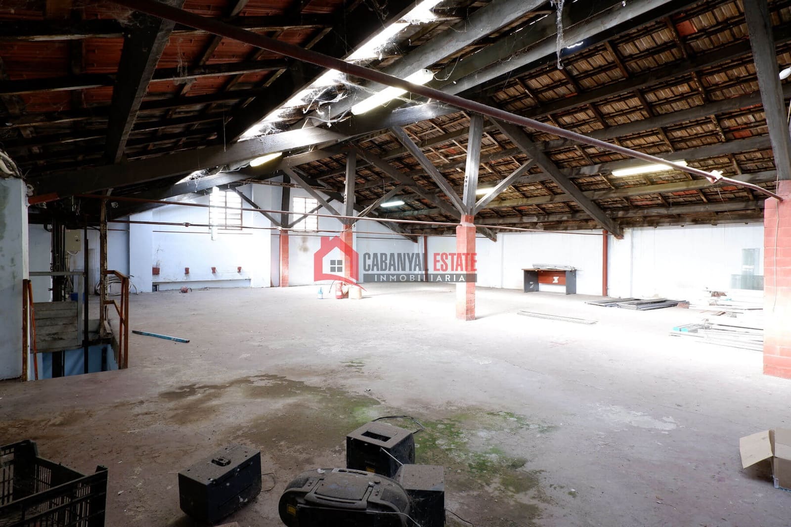 Commercial for rent in Valencia city - € 1,600 (Ref: 9009919)