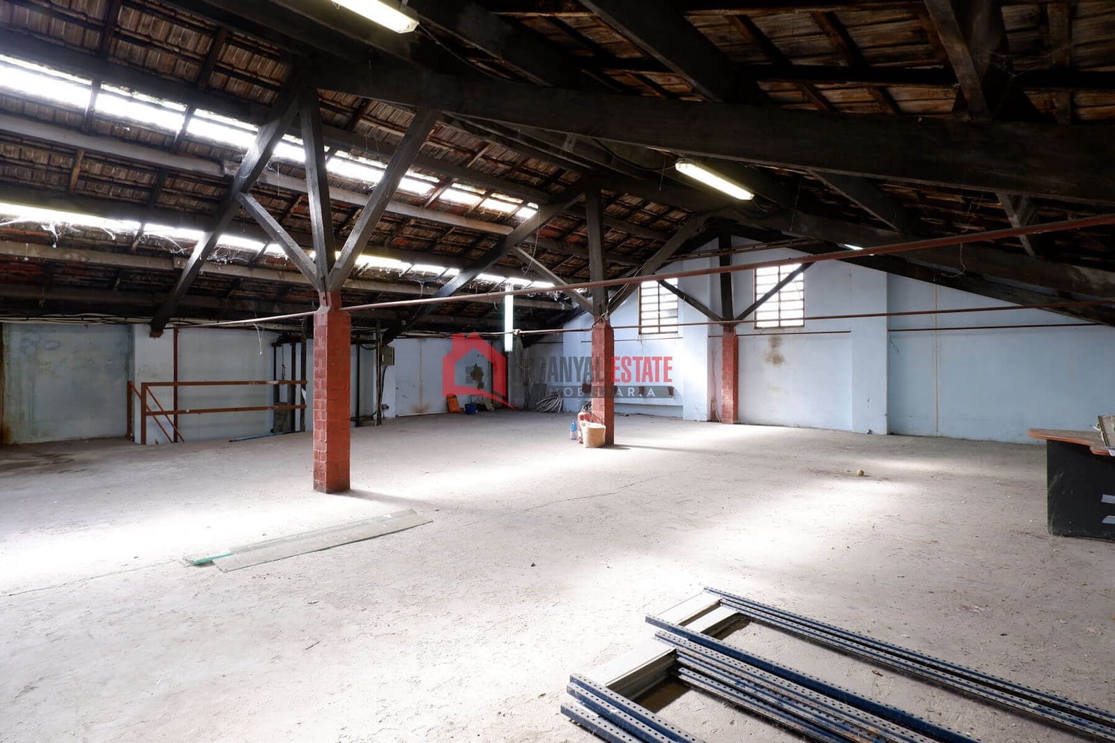 Commercial for rent in Valencia city - € 1,600 (Ref: 9009919)