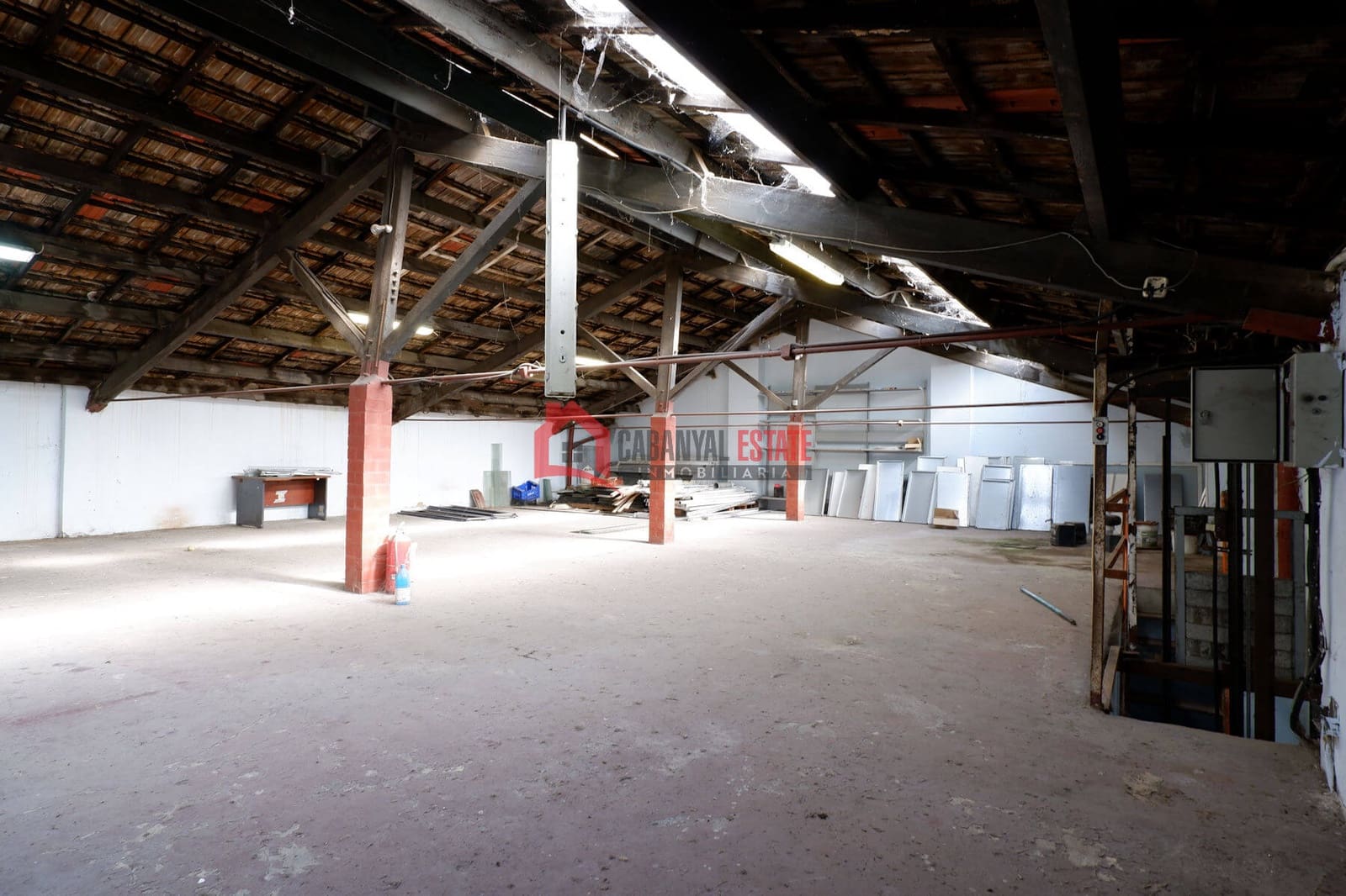 Commercial for rent in Valencia city - € 1,600 (Ref: 9009919)