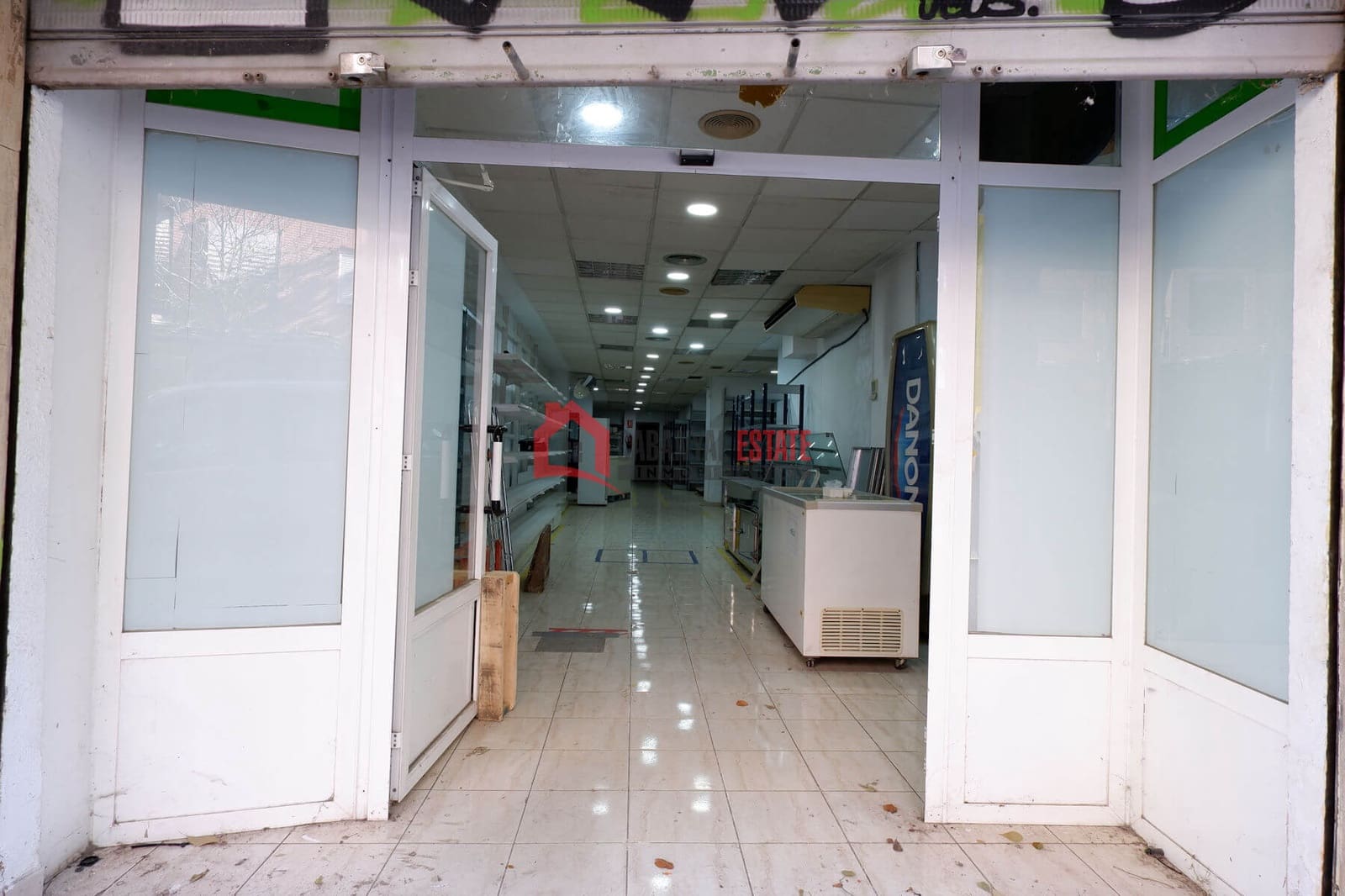 Commercial for rent in Valencia city - € 1,600 (Ref: 9009919)