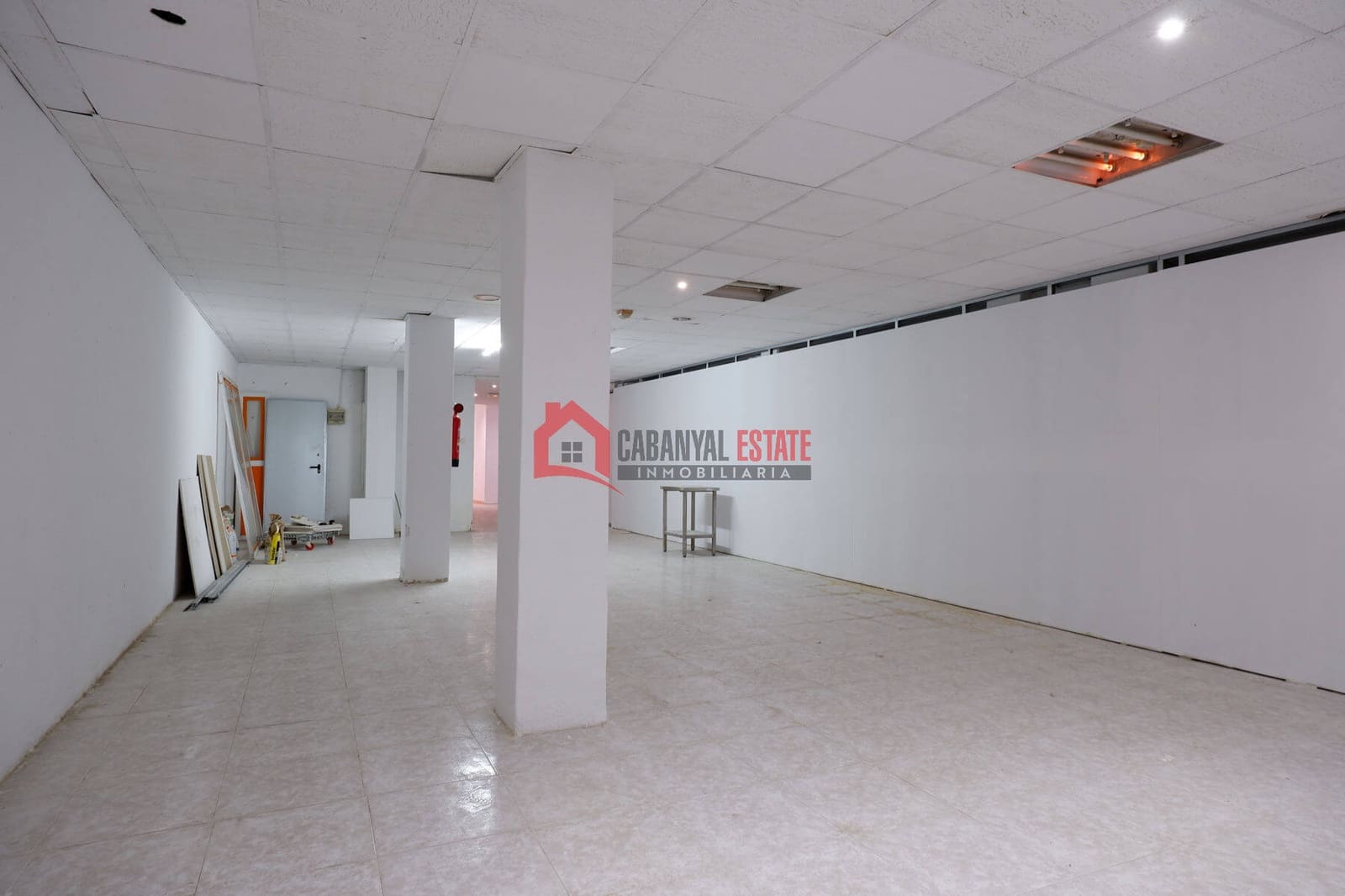 Commercieel te huur in Valencia stad - € 1.100 (Ref: 9009920)