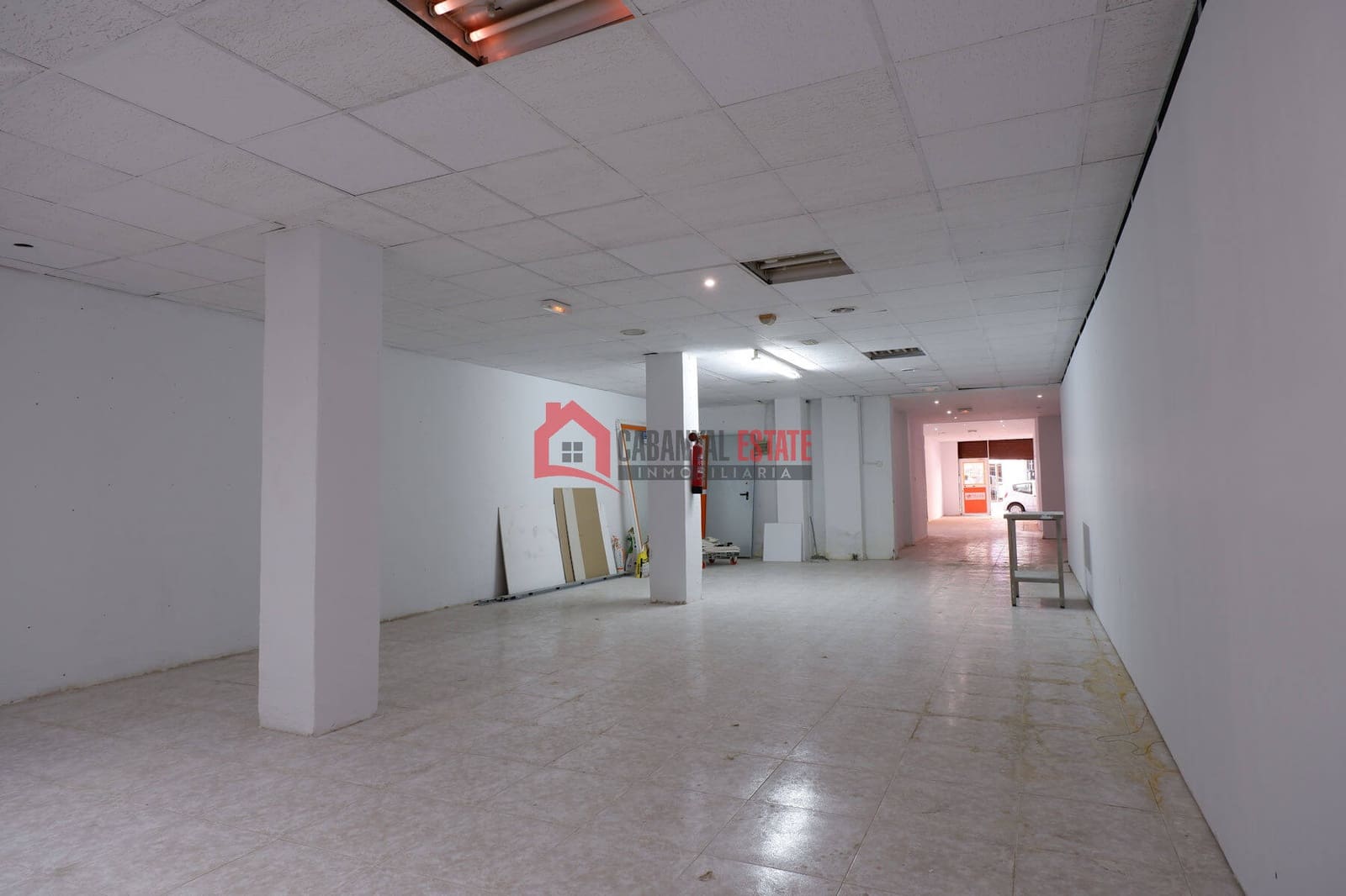 Commercieel te huur in Valencia stad - € 1.100 (Ref: 9009920)