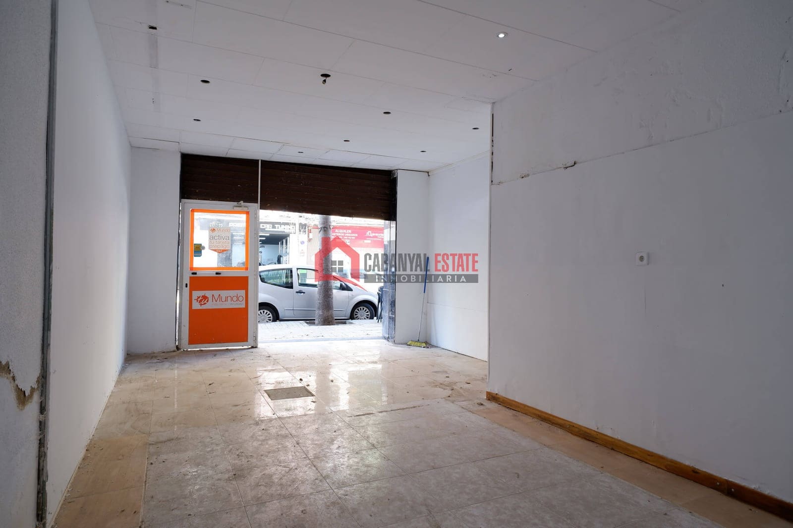 Commercieel te huur in Valencia stad - € 1.100 (Ref: 9009920)