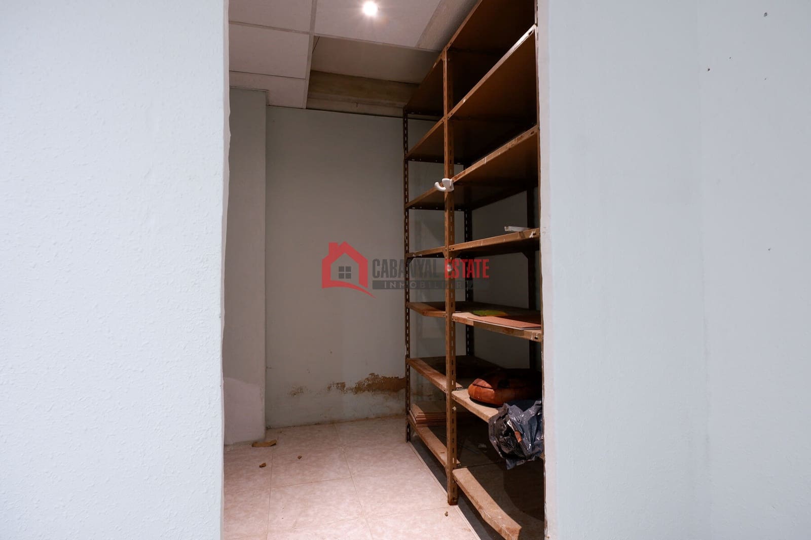 Commercieel te huur in Valencia stad - € 1.100 (Ref: 9009920)