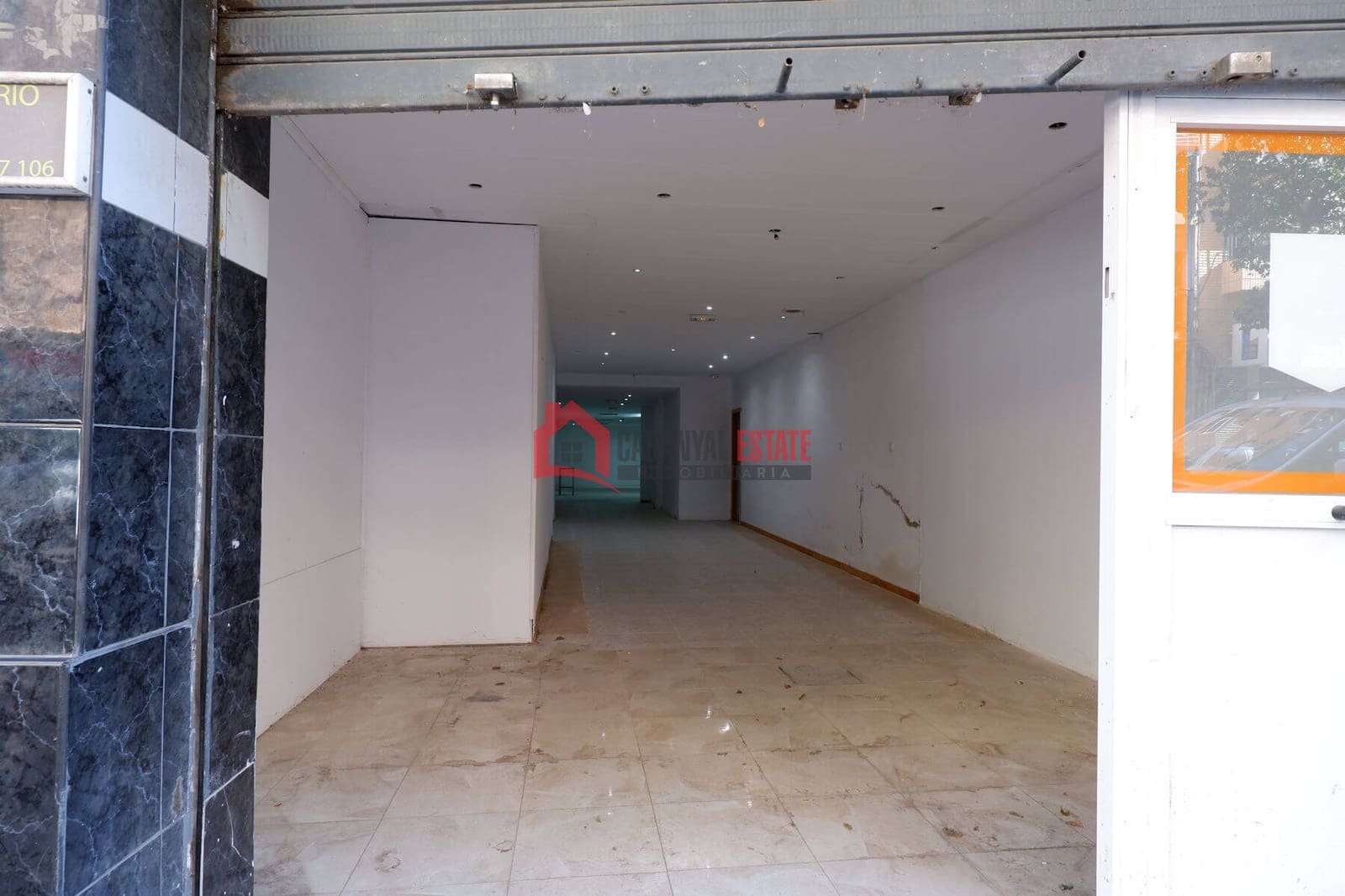 Commercieel te huur in Valencia stad - € 1.100 (Ref: 9009920)