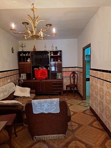 4 quarto Moradia em Banda para venda em Fuencaliente - 45 000 € (Ref: 9036227)