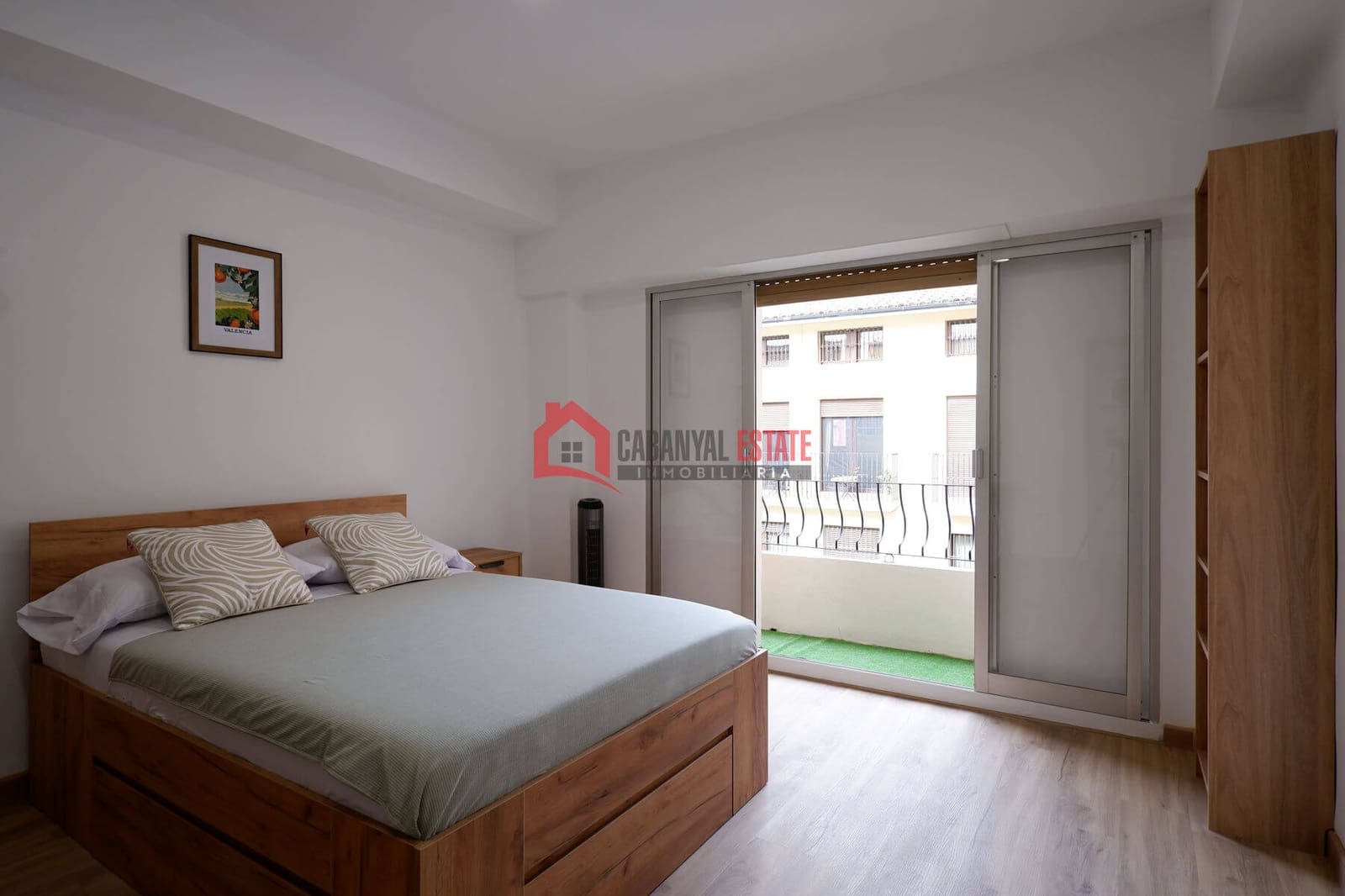 4 soveværelse Lejlighed til leje i Valencia by - € 500 (Ref: 9193552)