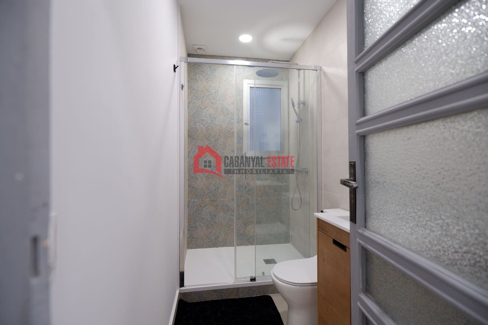 4 soveværelse Lejlighed til leje i Valencia by - € 500 (Ref: 9193552)