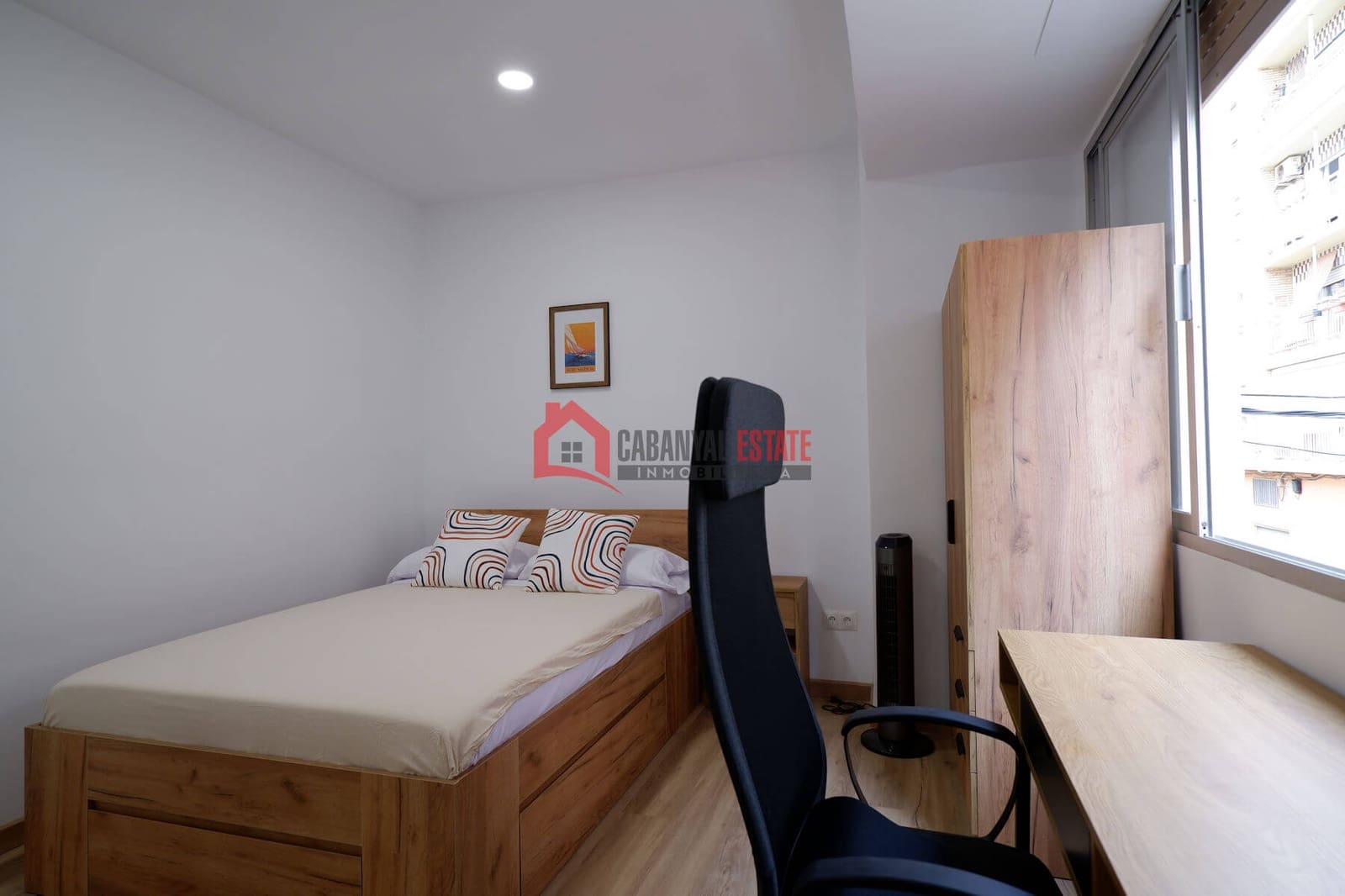 4 soveværelse Lejlighed til leje i Valencia by - € 500 (Ref: 9193552)