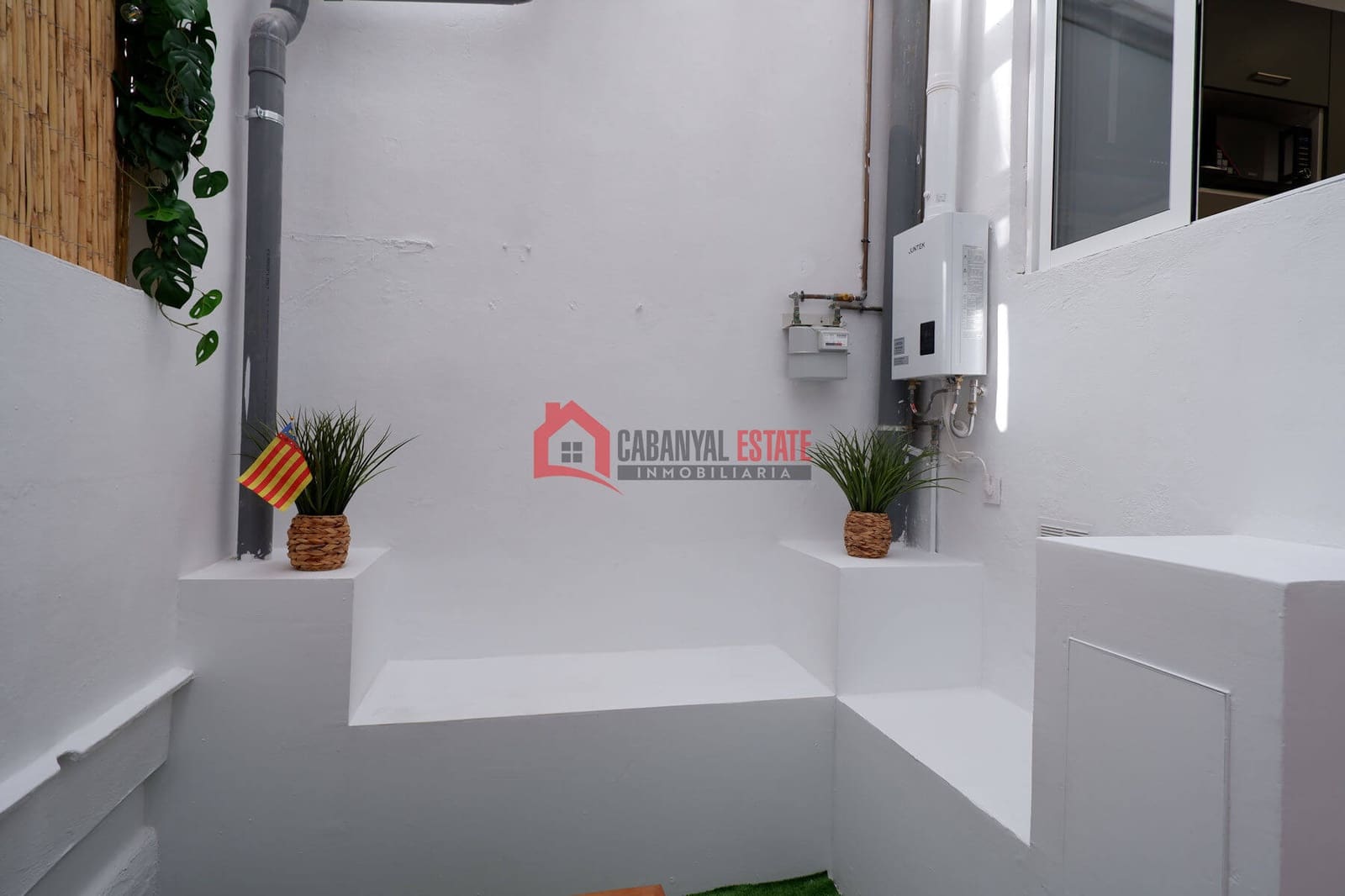 4 soveværelse Lejlighed til leje i Valencia by - € 500 (Ref: 9193552)