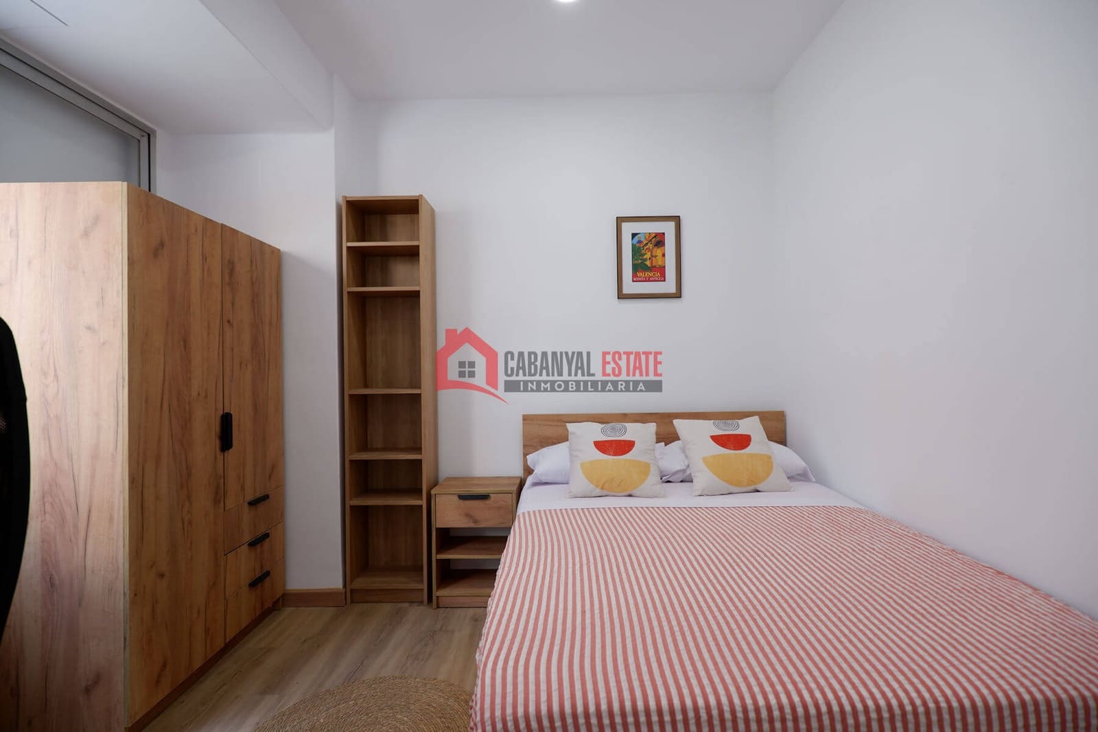 4 soveværelse Lejlighed til leje i Valencia by - € 500 (Ref: 9193552)