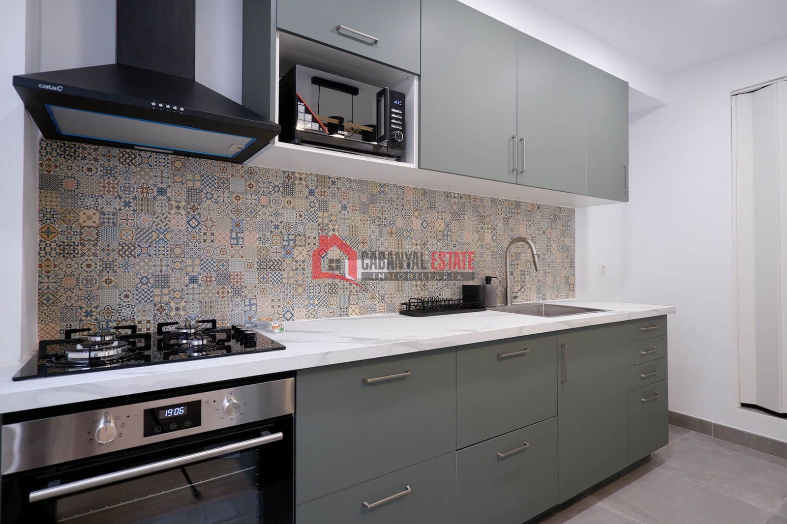 4 soveværelse Lejlighed til leje i Valencia by - € 500 (Ref: 9193552)