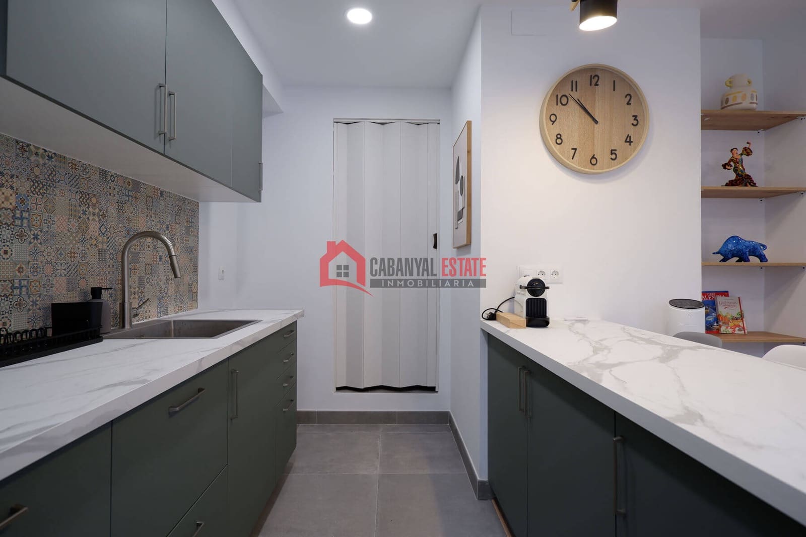 4 soveværelse Lejlighed til leje i Valencia by - € 500 (Ref: 9193552)