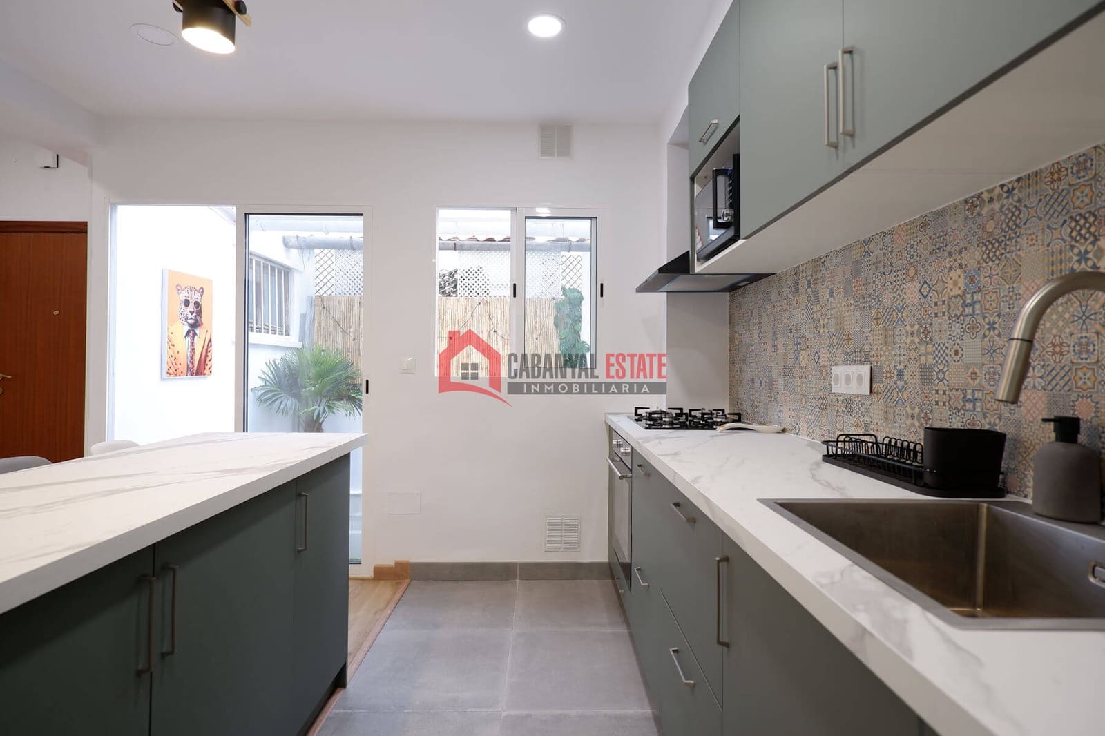 4 soveværelse Lejlighed til leje i Valencia by - € 500 (Ref: 9193552)