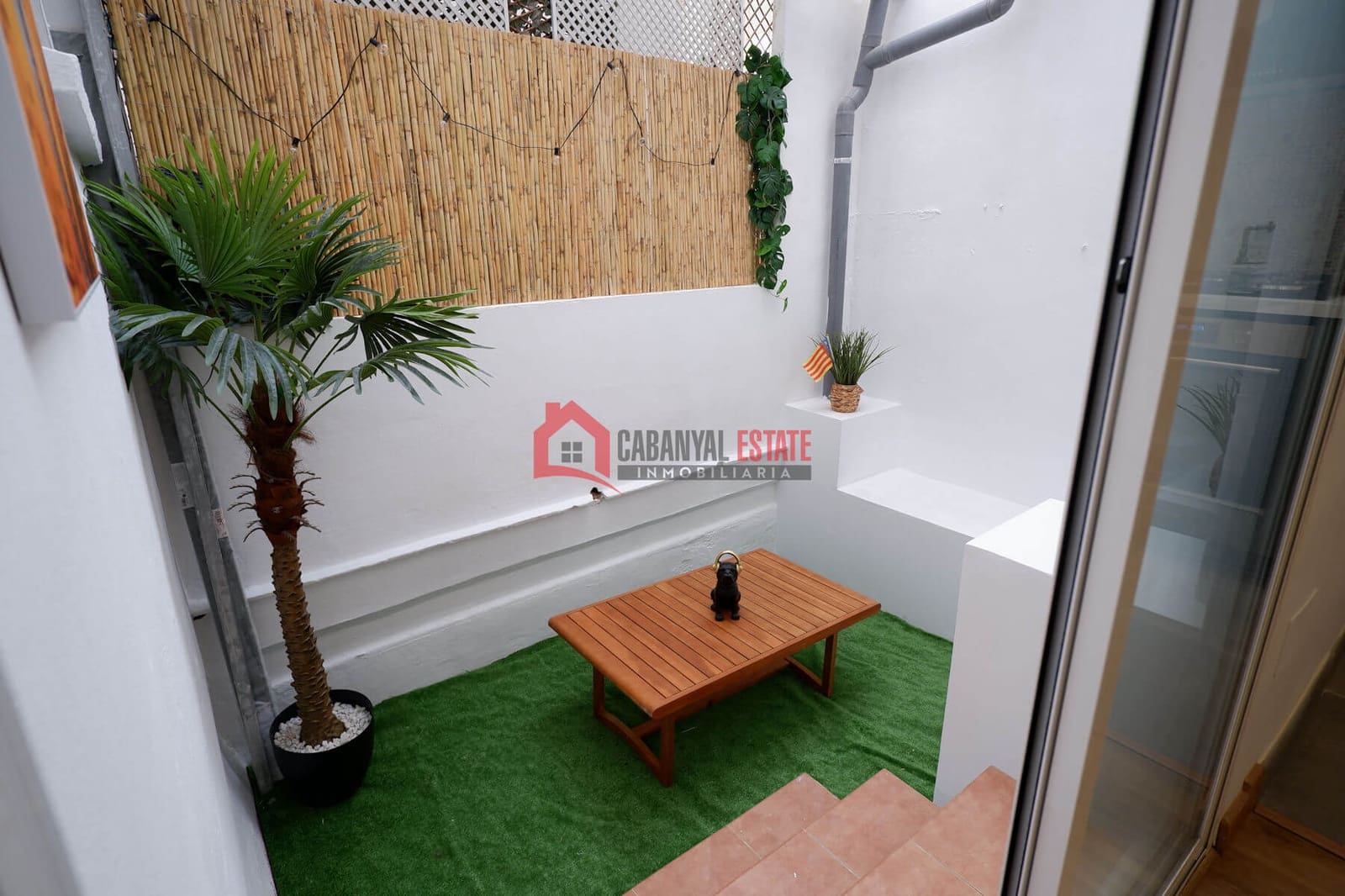 4 soveværelse Lejlighed til leje i Valencia by - € 500 (Ref: 9193552)