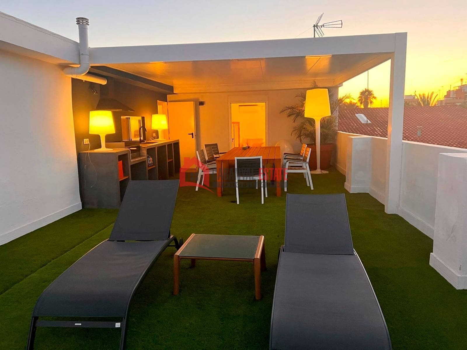 6 soveværelse Rækkehus til salg i Valencia by - € 1.390.000 (Ref: 9254185)