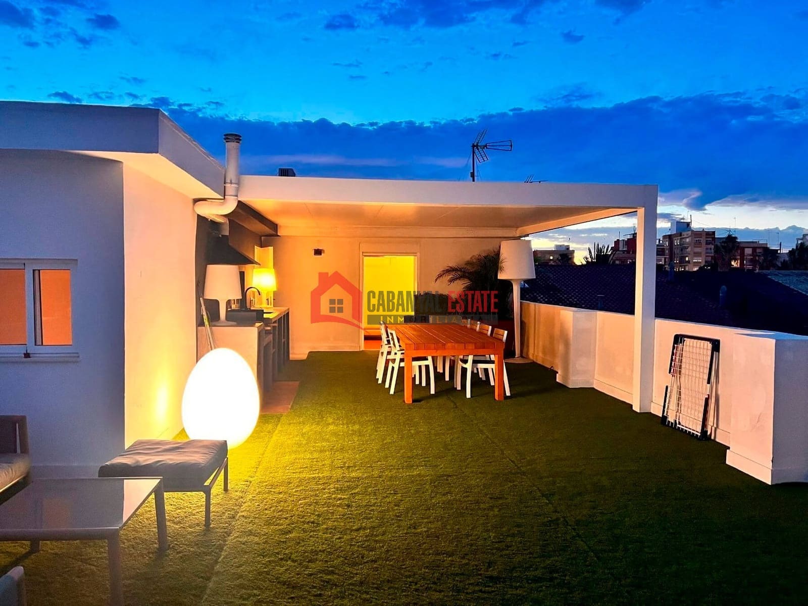 6 soveværelse Rækkehus til salg i Valencia by - € 1.390.000 (Ref: 9254185)