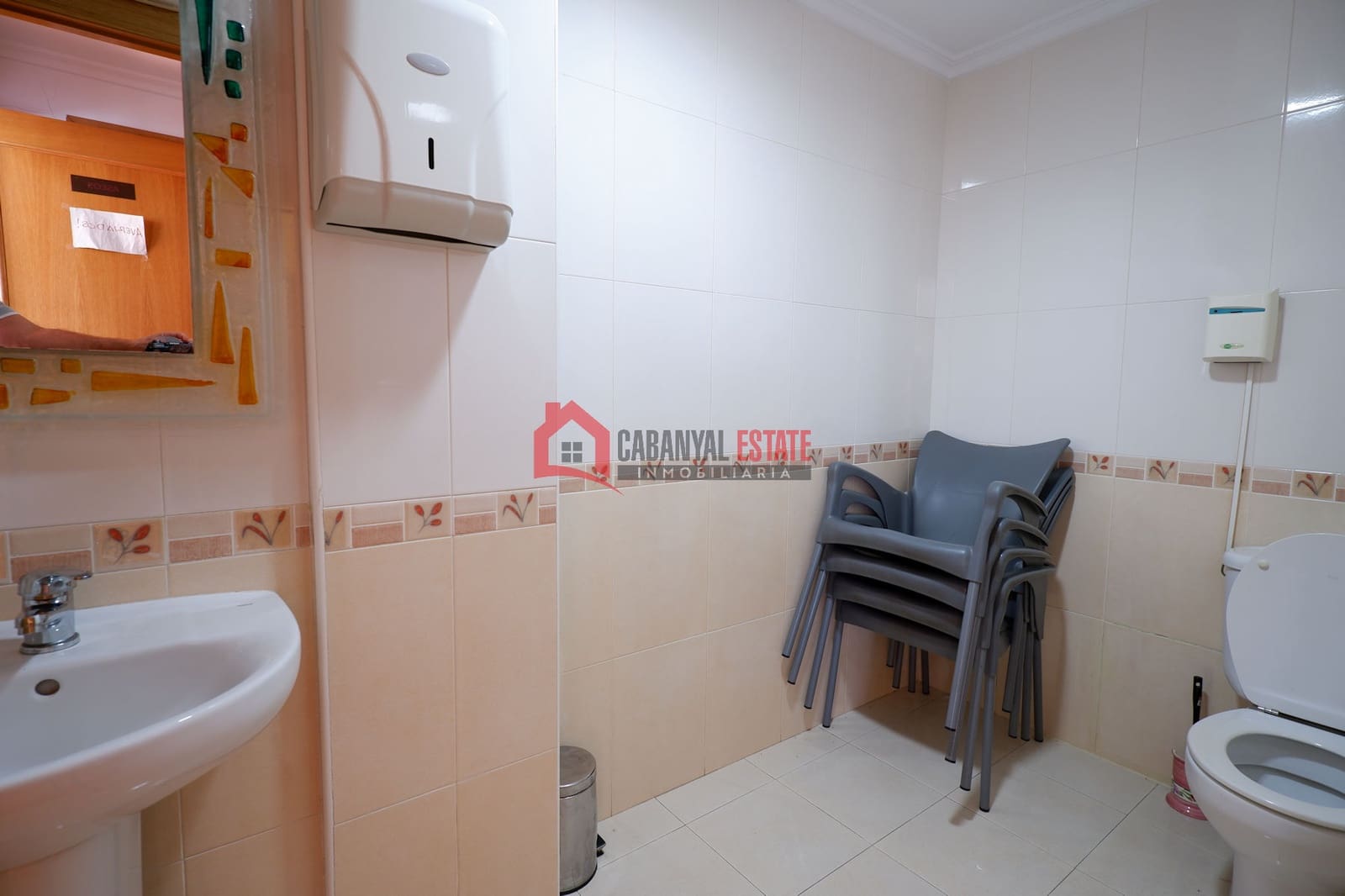 Local Comercial en València ciudad en venta - 230.000 € (Ref: 9343192)