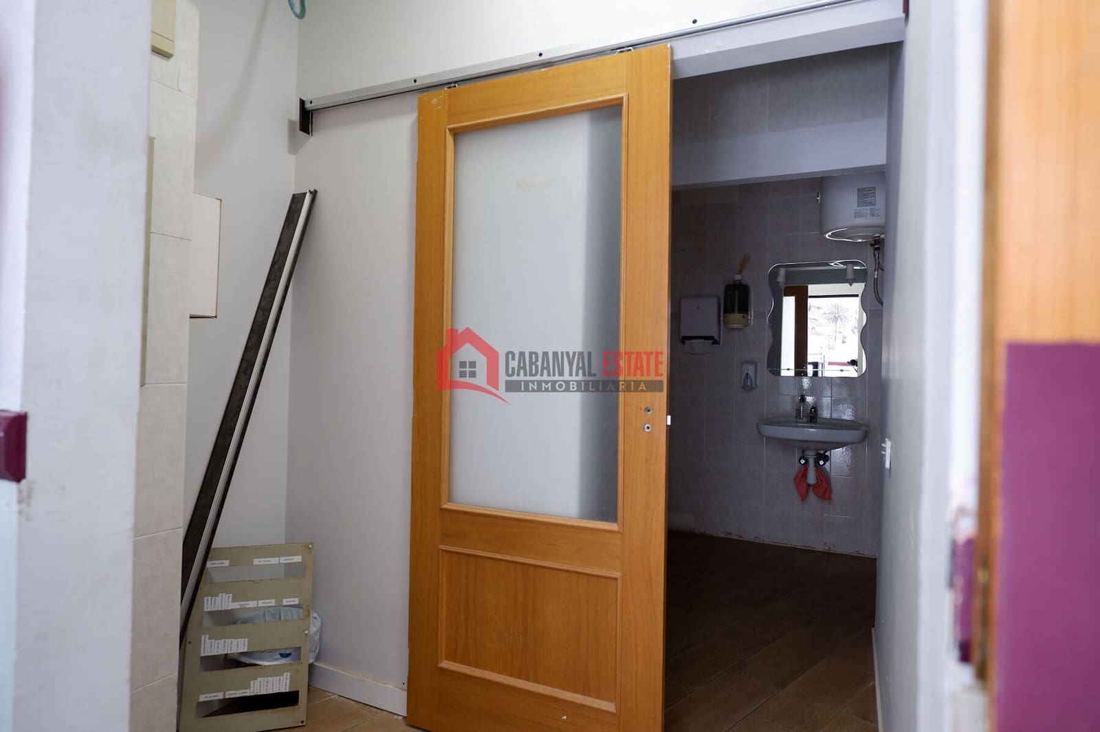 Commercial for rent in Sagunto / Sagunt - € 800 (Ref: 9355342)