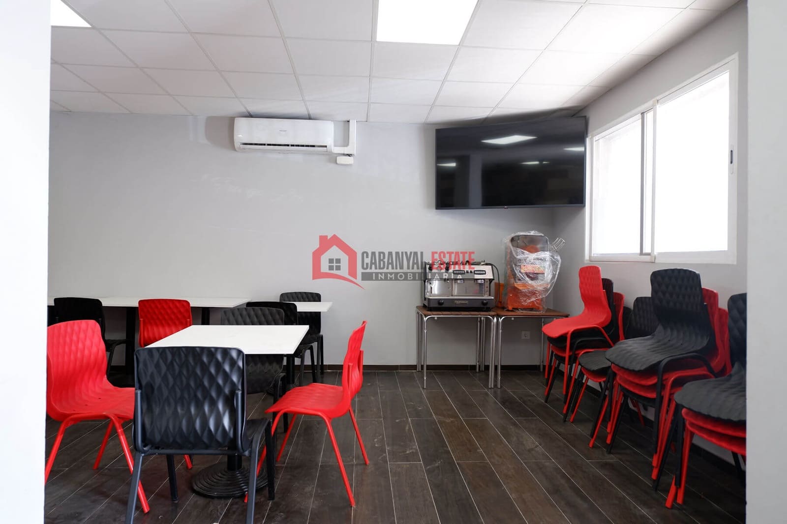 Commercieel te koop in Sagunto / Sagunt - € 95.000 (Ref: 9355343)