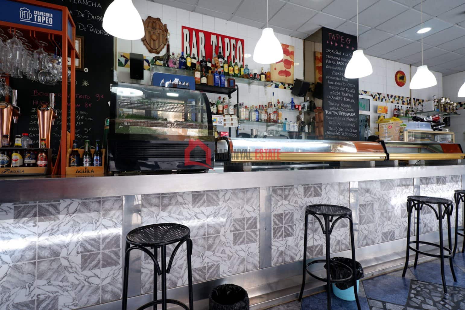 Commercieel te koop in Valencia stad - € 265.000 (Ref: 9363280)