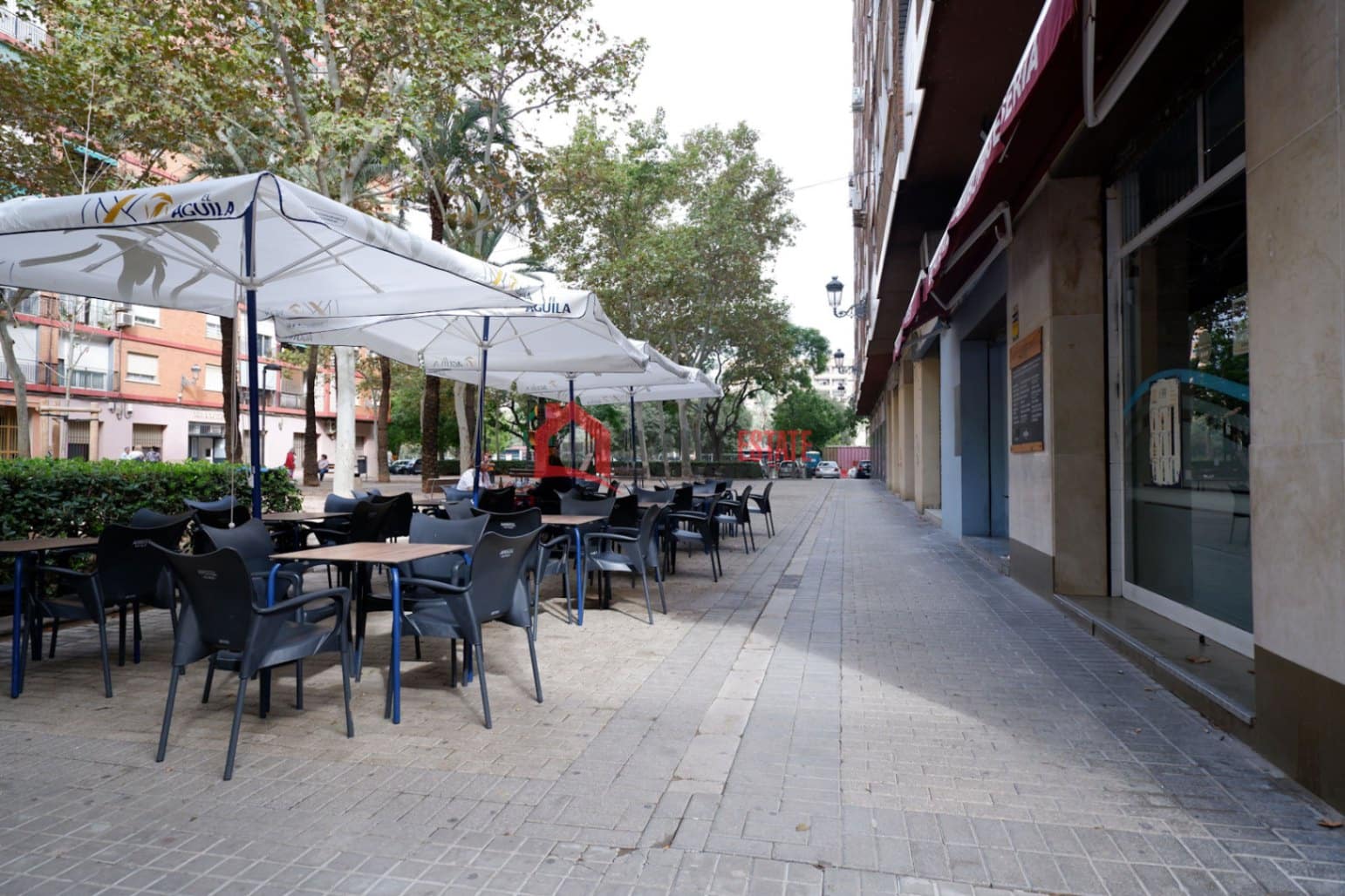 Commercieel te koop in Valencia stad - € 265.000 (Ref: 9363280)